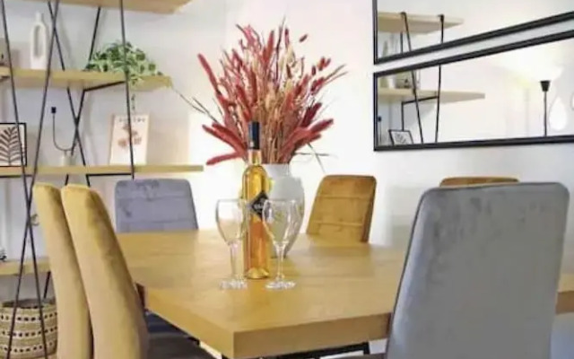 Alkuoni lux Flat at P Faliro