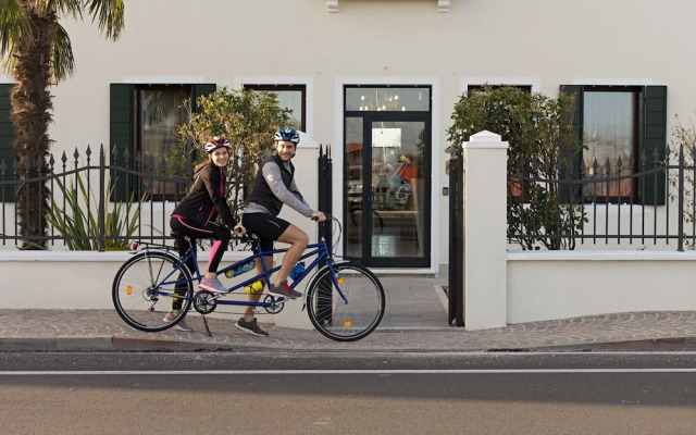 Stunning 15-bed Villa in Dolo, Close to Venice, IT