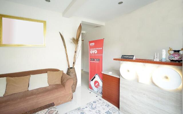 OYO 646 Kvinn Kostel