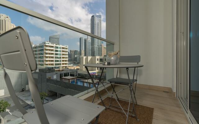 Stunning 1bedroom With Balcony in Al Habtoor City