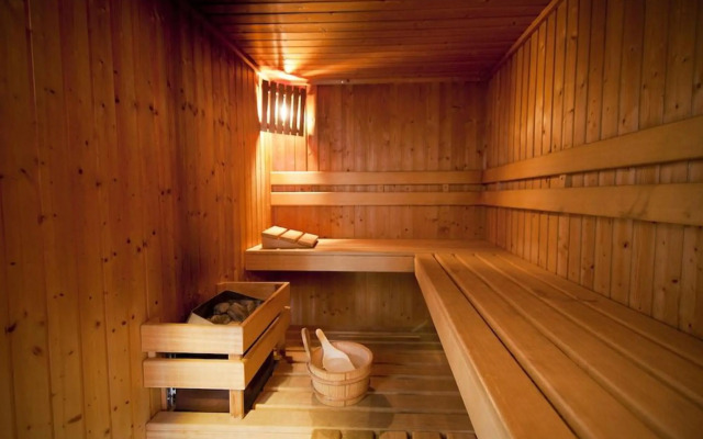 Hotel, Sportsbar & Brasserie Dorhout Mees