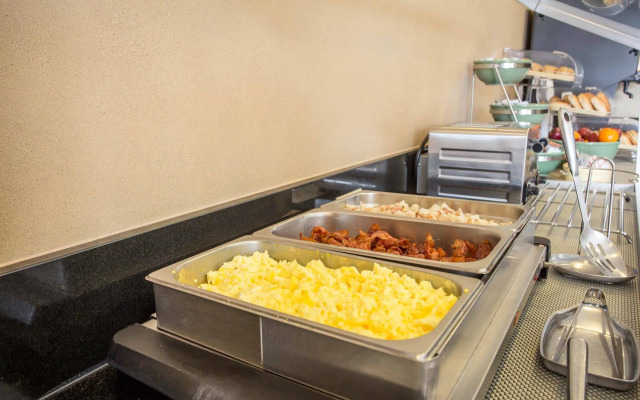 Quality Inn & Suites Matthews - Charlotte