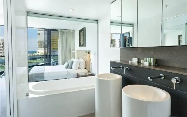 The Oracle Broadbeach 906