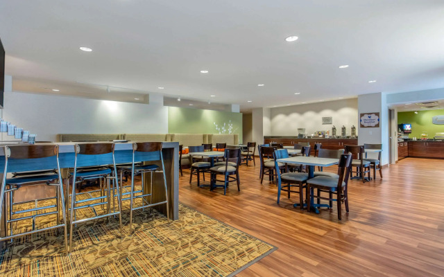 MainStay Suites St Louis Airport