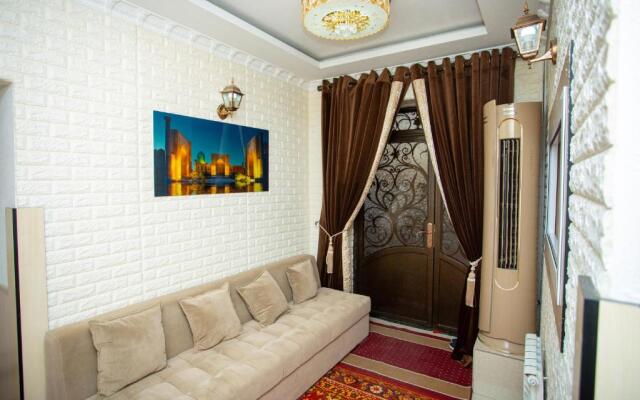 TINY ART HOUSE HOTEL near Airport of Samarkand