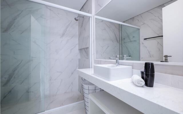 Apto c /piscina em Jurerê Internacional EPC204