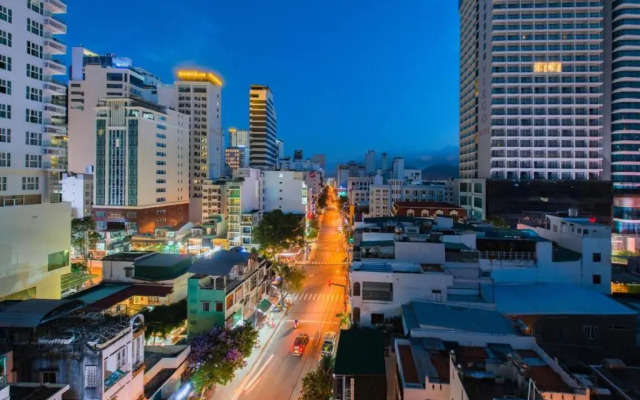 Long Beach Nha Trang Hotel