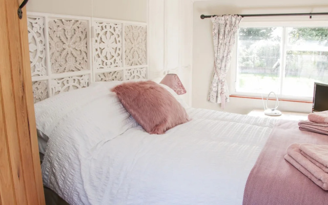 Ensdon Lea Cottage