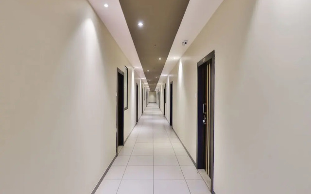 OYO 16122 Hotel Navya Palace