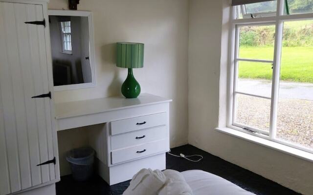 Corofin Lake Cottage No 3