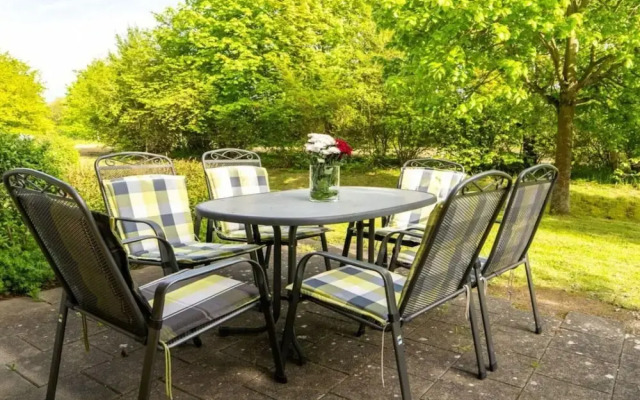 Comfy Apartment With Terrace