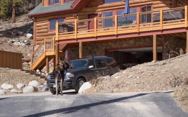 Barton  4 Bedroom Home by RedAwning