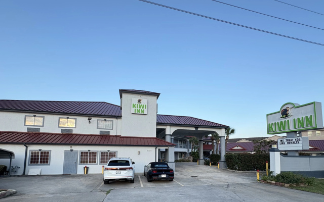 Palace Inn and Suites Willowbrook