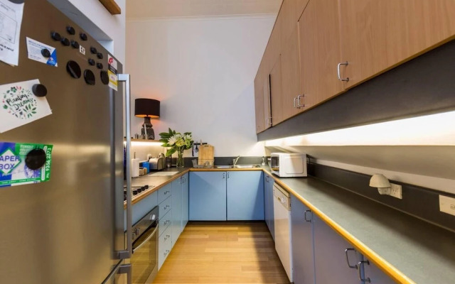 Adelaide 4 Bedroom House with Pool