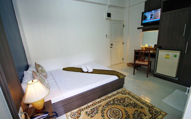 Riski Residence Bangkok