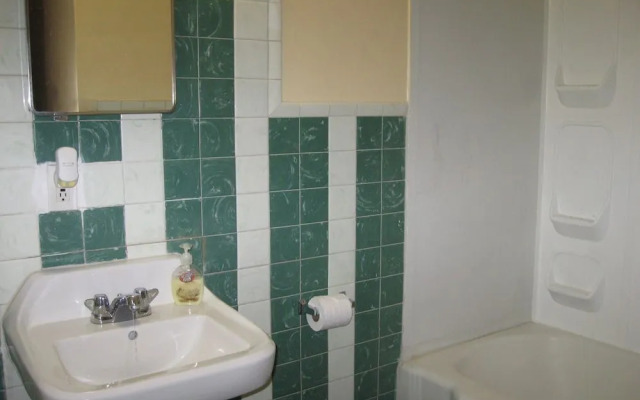 Western Motel Lovell