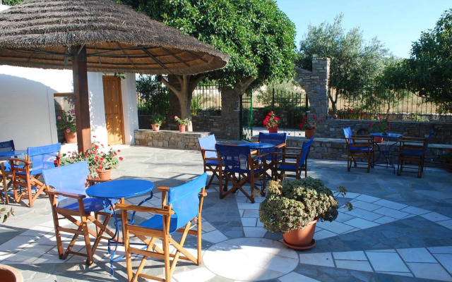 Siroco's Rooms And Studios