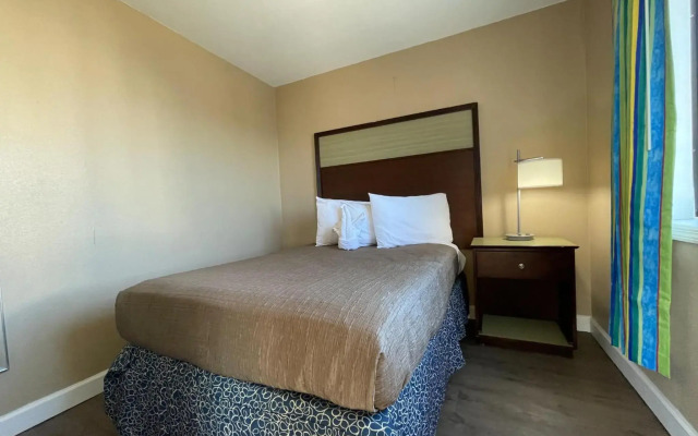 Polynesian Beach & Golf Resort