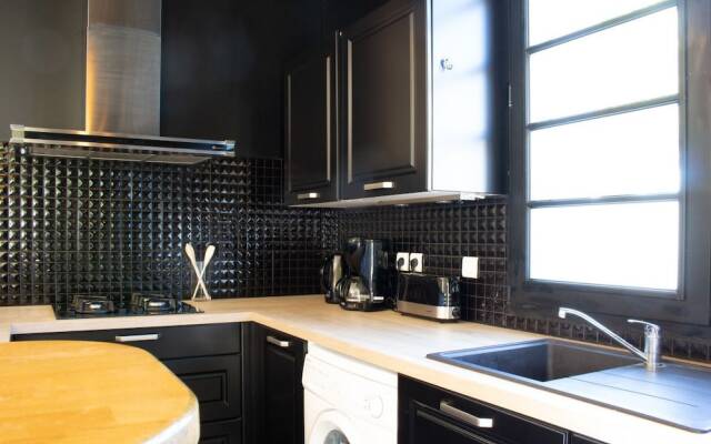 Large Apartment Saint Martin District