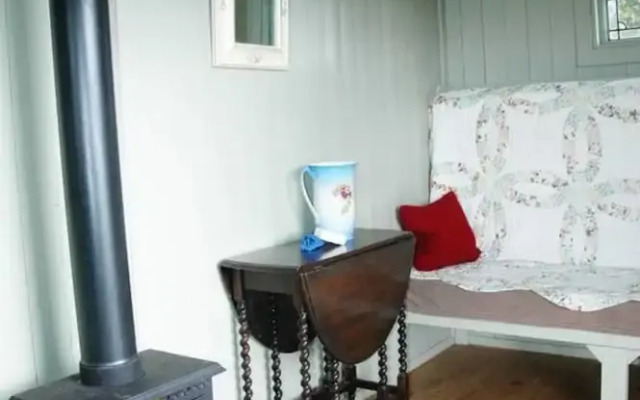 Shepherds Hut In Bath