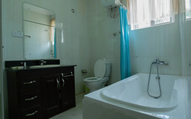 Crystal Rose Ambassador Hotel