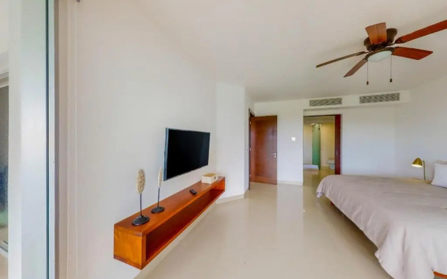 Hakuna Matata 725N at Mareazul Beachfront