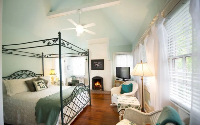 Sugar Magnolia Bed & Breakfast