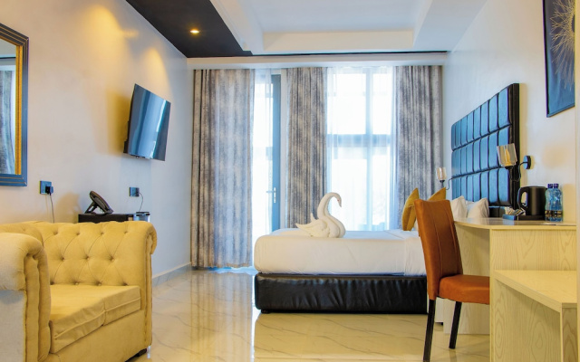 Avian Court Hotel