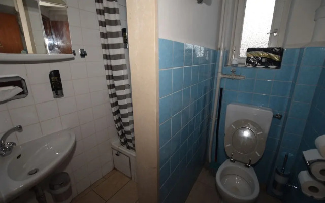 AB Apartment 38