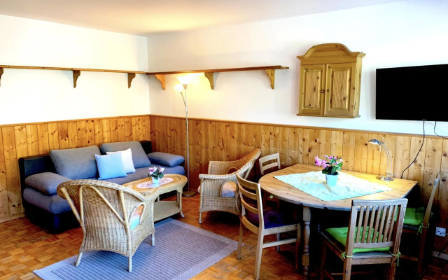 Mountain View 1-Bedroom Apartment-Top 1