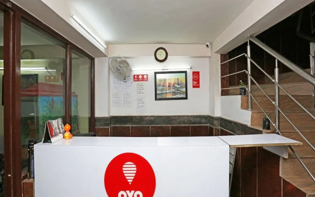 OYO 10008 Hotel Golden Tree