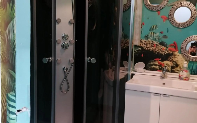 Delfina nähe Europa park Rust