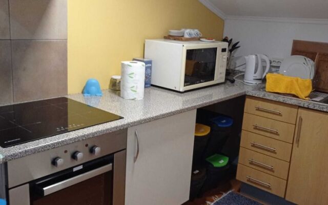 Charming 3-bed Apartment With sea & Mountain View