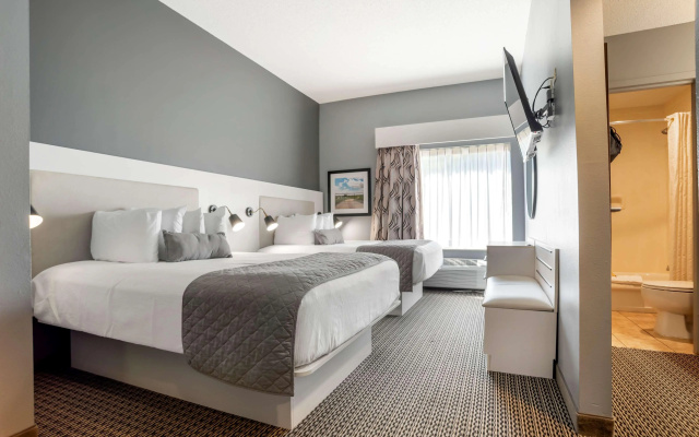 Best Western Plus Two Rivers Hotel & Suites