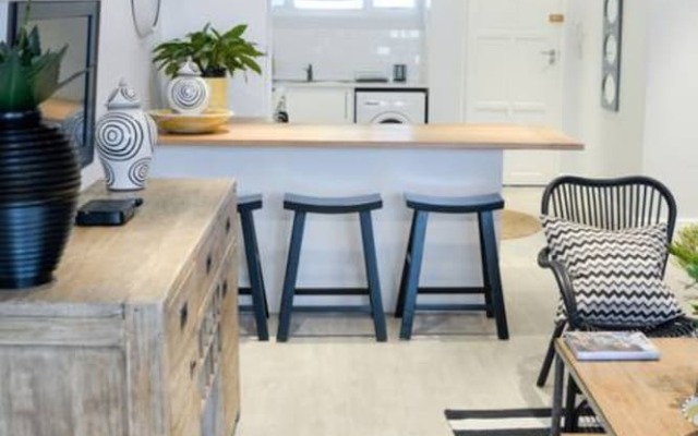 2 Bedroom Apartment Near Sea Point