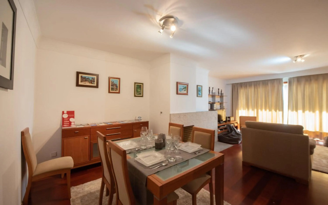 Apartament em condominio com Piscina