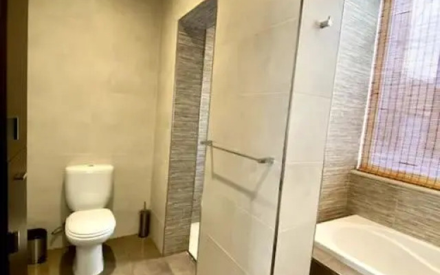 Hard to come by - modern & huge house in Sliema