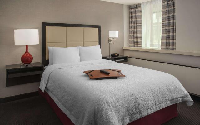Hampton Inn & Suites Milwaukee Downtown