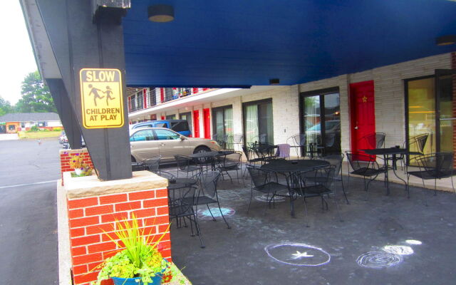 All Star Inn & Suites