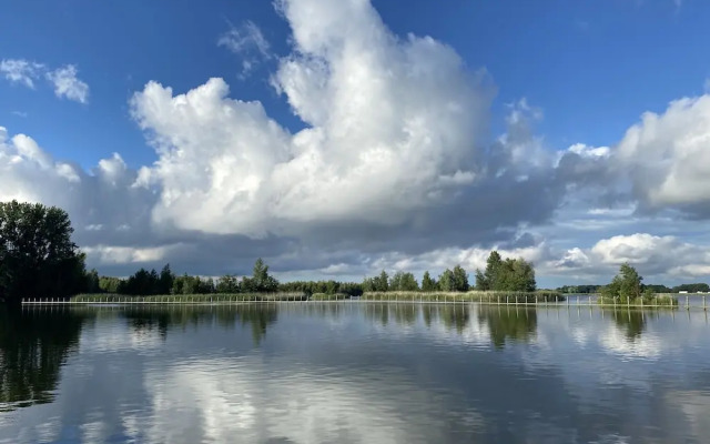 Cozy Lodge Retreat Close to Amsterdam on the Vecht