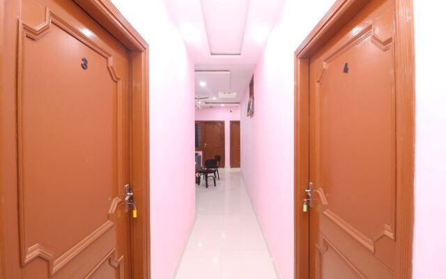 Spot On 39951 Multani Residency