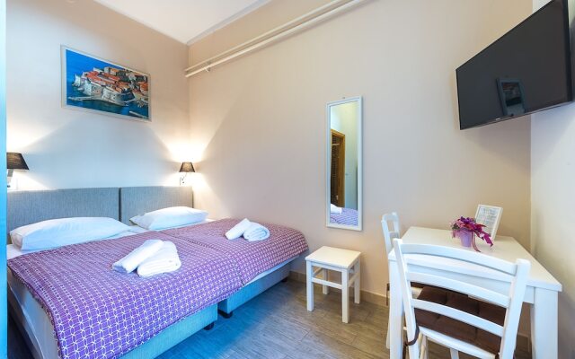 Ivana's Central Suites