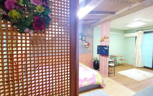 Salmon Village Pension