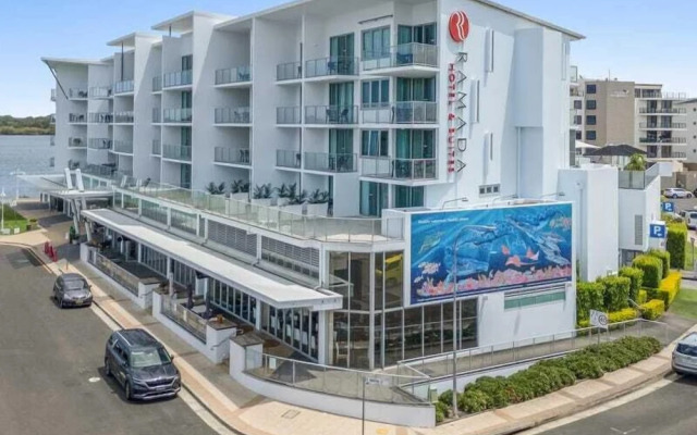The Top Deck Retreat Ballina