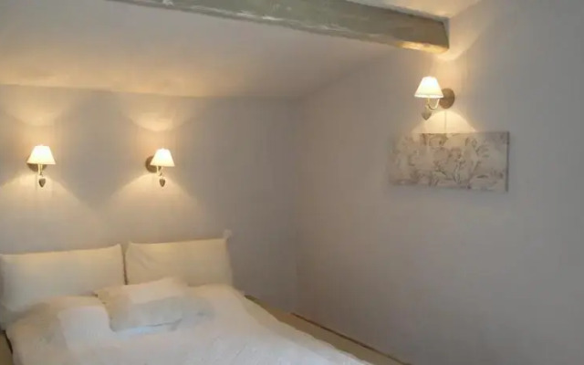 Provence Secrète - Entre Vigne & Pinède