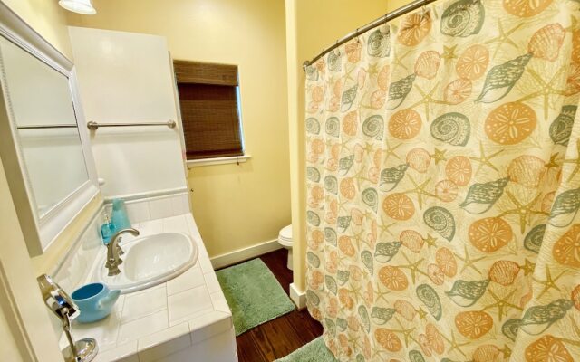 Beach Please 3 Bedroom Home by RedAwning