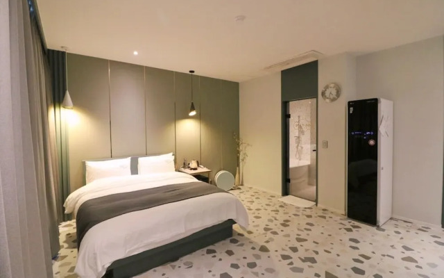 Stay-inn Hotel