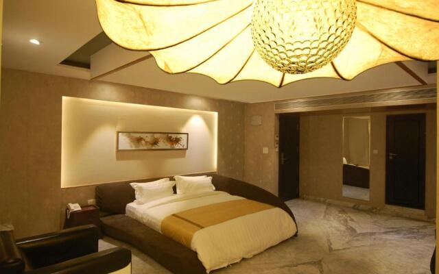 Click Hotel Sapphire Star Indore