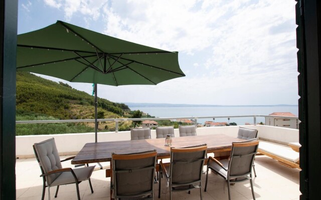 Amazing Home in Podstrana With Wifi and 4 Bedrooms