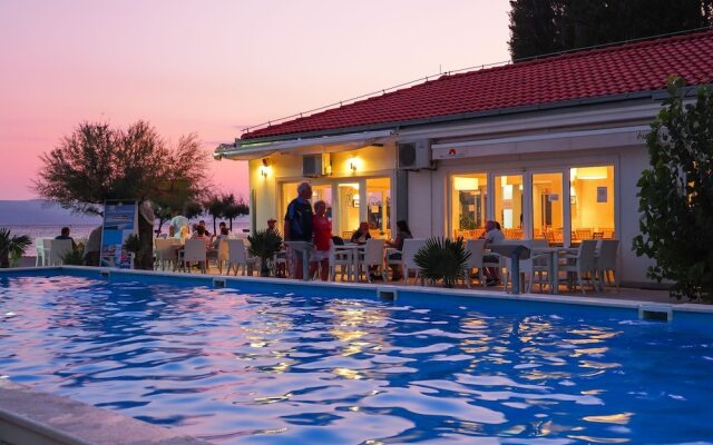 Mediteran Bungalow Galeb Omis